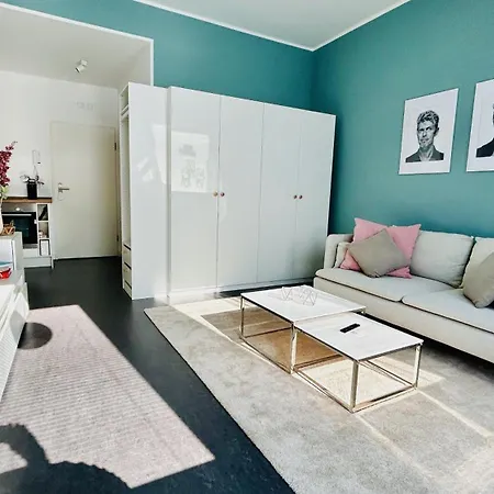 Skyview Studio Apartments At Berlin Kreuzberg-Mitte